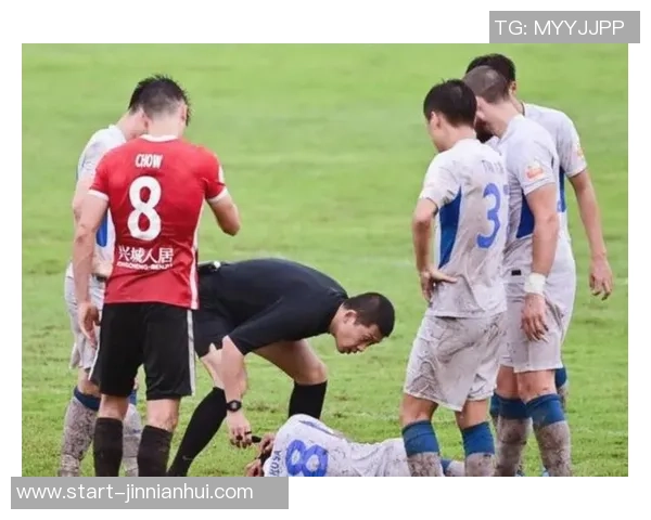 足球重赛引发争议球迷热议公平性与赛事安排的挑战